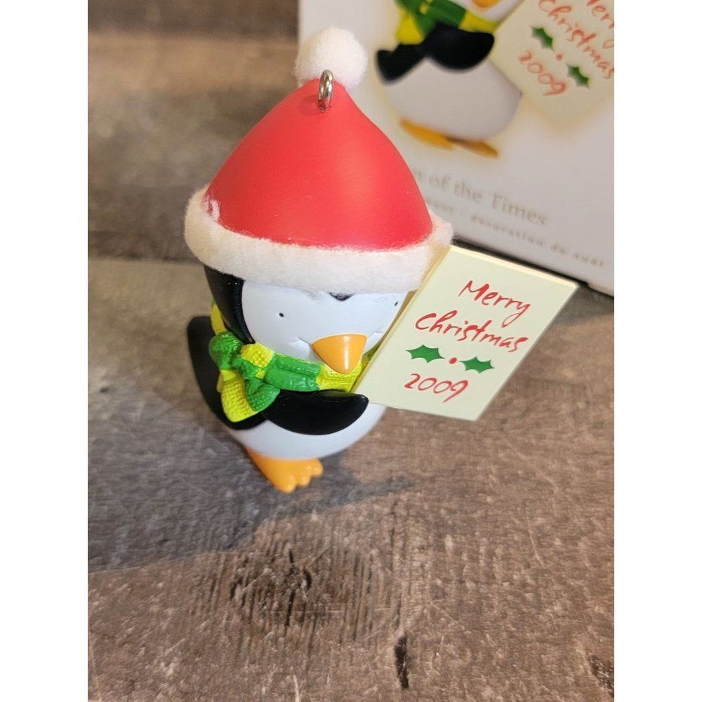 Hallmark 2009 signs of time ornament Xmas Decor penguin